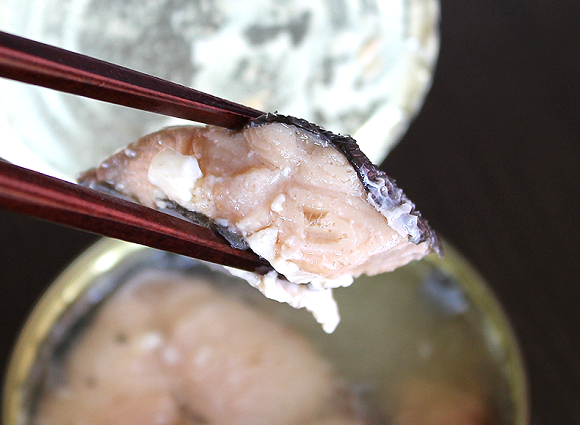 北海道産　鮭水煮缶詰